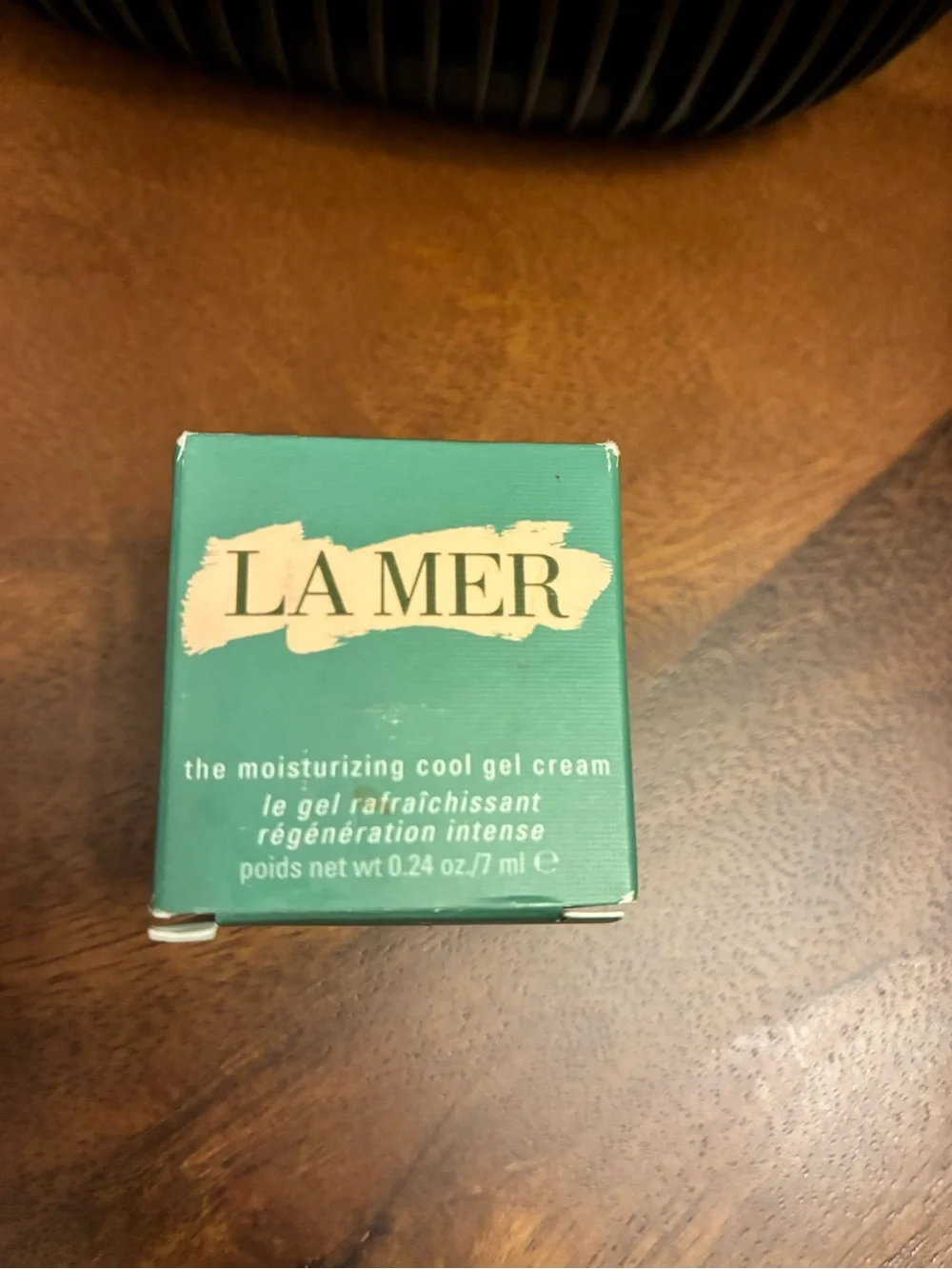 La Mer Moisturizing Gel Cream - Teal Packaging